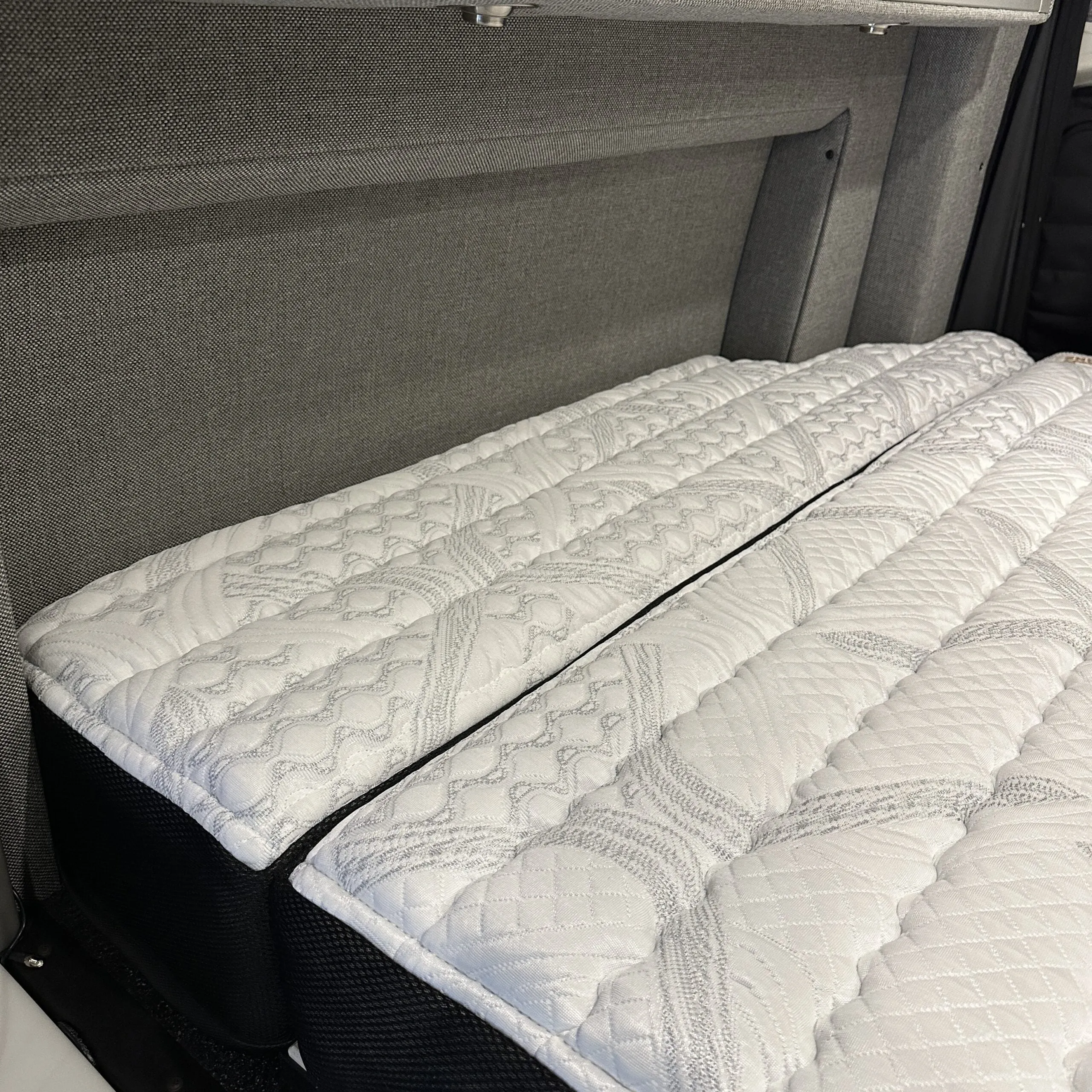 ULTRA Luxe Mattress - Storyteller Overland Mode LT